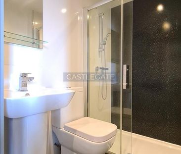 1 bedroom in a flat share to rent - Photo 4
