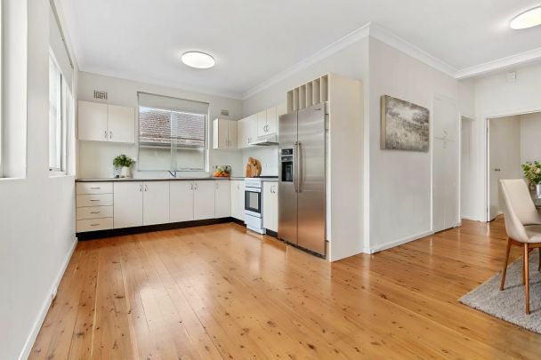 1/8 Sutton Street, - Photo 1