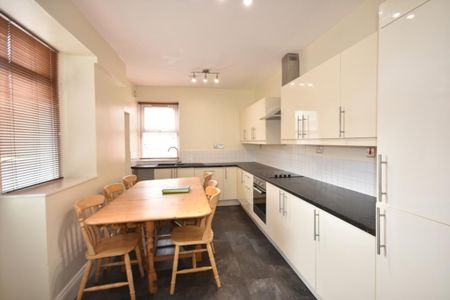 St. Georges Terrace, Jesmond, Newcastle Upon Tyne - Photo 5