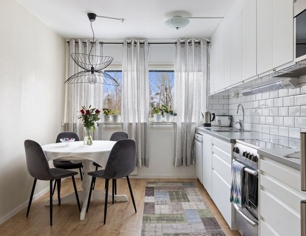 Norra Skjutbanegatan 27B - Photo 1