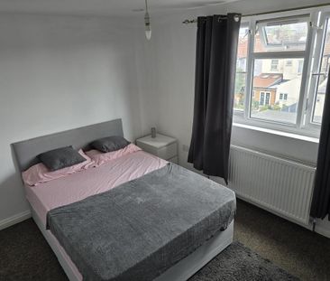 1 bedroom semi-detached house to rent - Photo 2