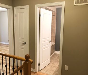 For Lease - 4 Stookes Crescent, Richmond Hill, Ontario - Photo 2