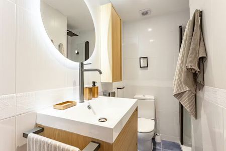 Travessera de les Corts, Barcelona, Catalonia 08028 - Photo 5