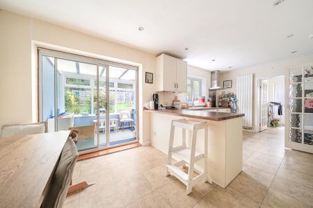 Gosden Hill Road, Guildford, GU4 - Photo 4