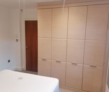 1 Bed Flat, Vachel Road, RG1 - Photo 3