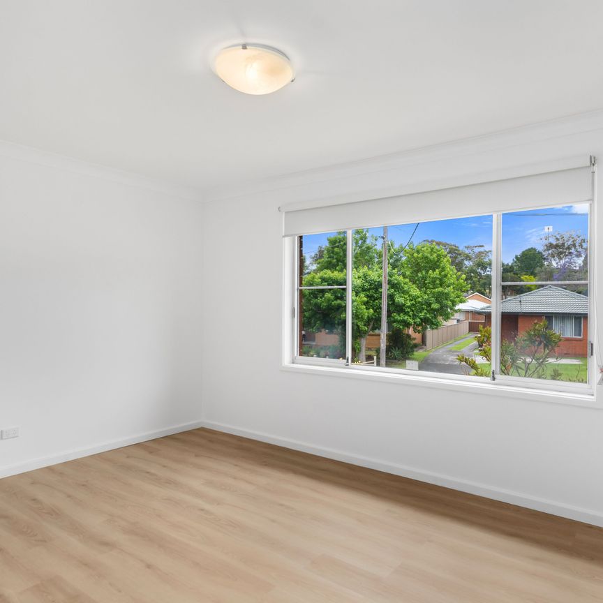 Spacious Family Home with Great Outdoor Features! - Photo 1