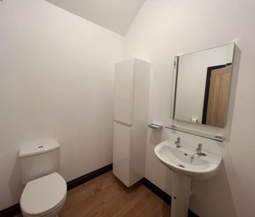 1 Bedroom House to let - Photo 2