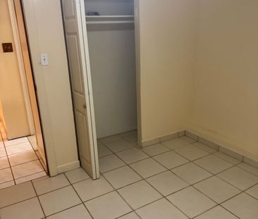 For Lease - 184 Folkstone Crescent, Brampton, Ontario - Photo 4