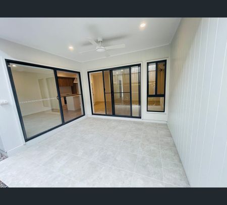 11 Creek Parade, Morayfield, Qld 4506 - Photo 5
