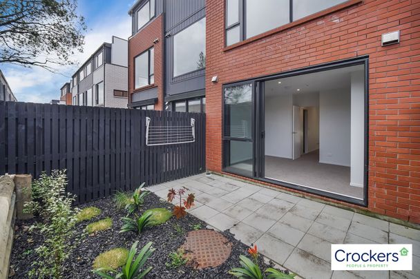 Brand New 3 Bedroom 3 Bathroom Townhouse - Photo 1