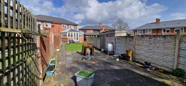 4 bedroom semi-detached house to rent - Photo 1