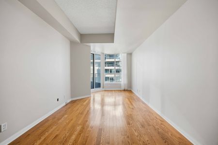 For Lease - 230 Queens Quay Unit# 2515, Toronto, Ontario - Photo 4