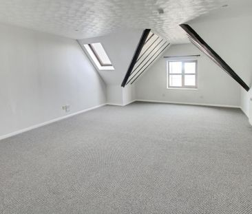 2 bedroom penthouse to rent - Photo 6