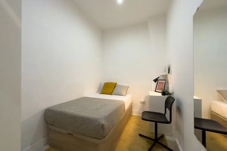 Carrer Nou de la Rambla, Barcelona, Catalonia 08001 - Photo 3