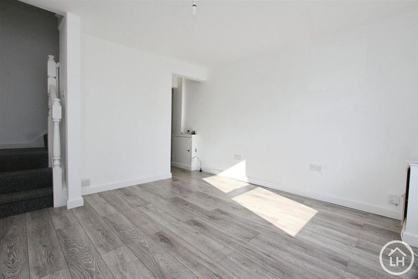 2 bedroom end of terrace house to rent - Photo 1