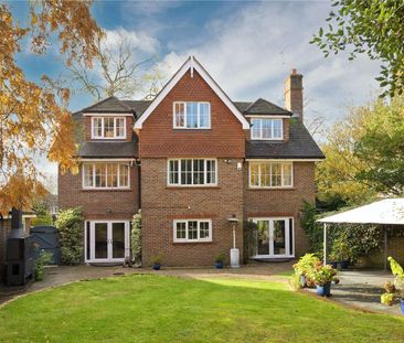 Seven bedroom home in private road close to St John's School. - Photo 1