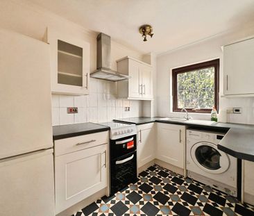 St Johns Mews, Corringham, SS17 - Photo 6