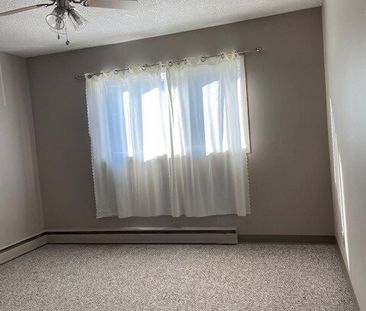 1 BDRM/1 BATH - 1314 COLLEGE DR - Available OCT 1ST - Photo 1
