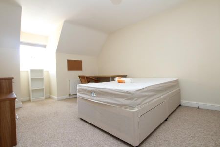 6 bedroom terraced house to rent - Photo 5