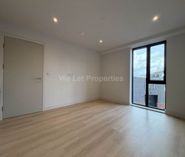 Price £1,700 pcm - Available Now - Furnished / Unfurnished - Photo 4