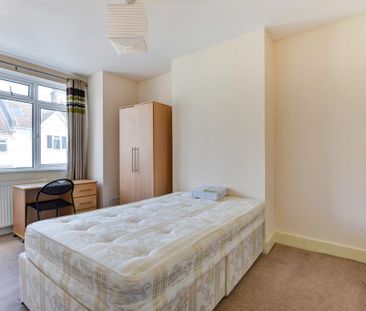 6 bedroom house to rent - Photo 2