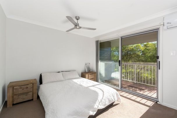 Modern Townhouse Overlooking Parkland - Photo 1