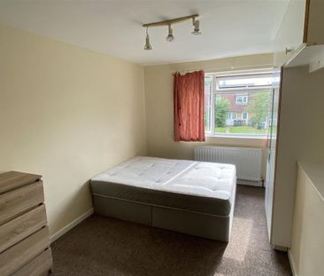 4 bedroom terraced house to rent - Photo 2