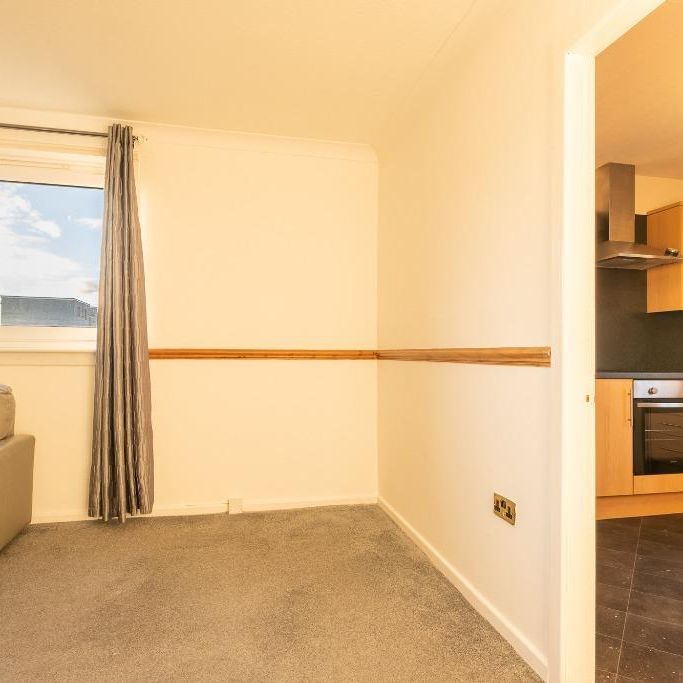 3 bedroom flat to rent - Photo 1