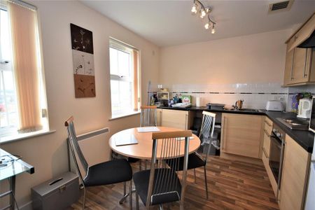 2 bedroom flat to rent - Photo 4