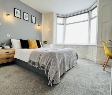 BEDROOM 5 – MEDIUM SINGLE WITH SHARED BATHROOM AND SEPERATE TOILET - Photo 4