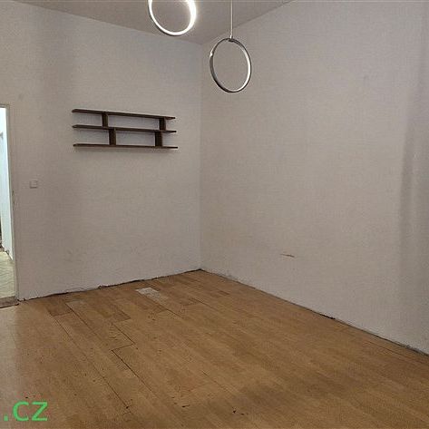 Pronájem bytu 1+1 37 m² - Fotografie 1