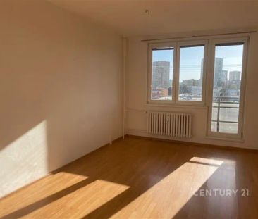 Podnájem moderního bytu 2+1 s lodžií – Ostrava, ul. Generála Píky - Photo 1