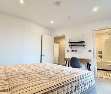 3 bedroom flat to rent - Photo 6
