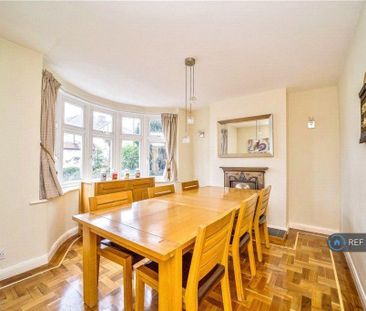 4 bedroom semi-detached house to rent - Photo 3