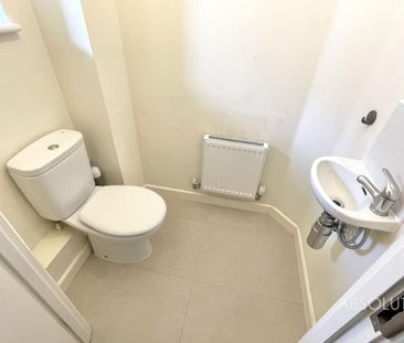 3 bedroom semi-detached house to rent - Photo 6