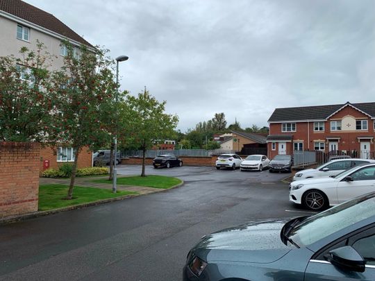 2 Bed Flat, Glenmore Place, G42 - Photo 1