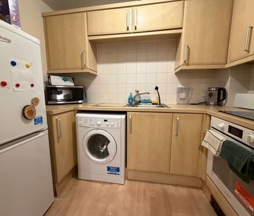 1 Bed Flat, Rosida Gardens, SO15 - Photo 5