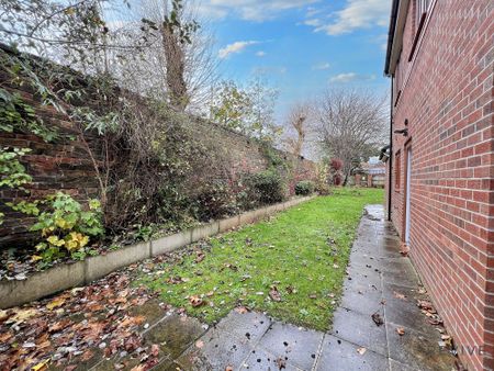 4 Bedroom Detached, 5 Deanery Close, Liverpool - Photo 5