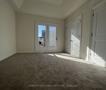 Townhouse For Lease | N8133290 - Photo 4