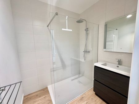 Ruim gerenoveerd 1-slpk appartement met terras - Photo 5