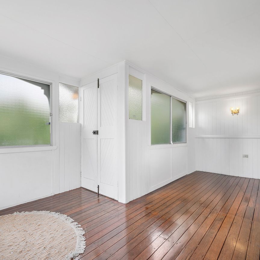 Stunning home in Ashgrove with a surprise out the back. - Photo 1