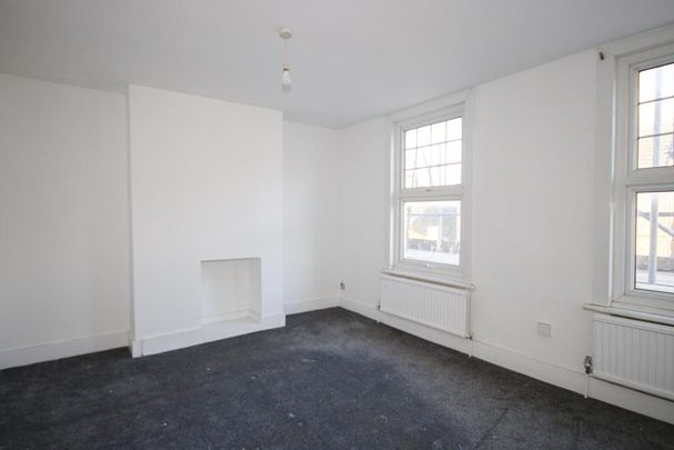 4 bedroom semi-detached house to rent - Photo 1