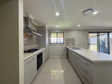 MODERN LOW MAINTENANCE LIVING! - Photo 5