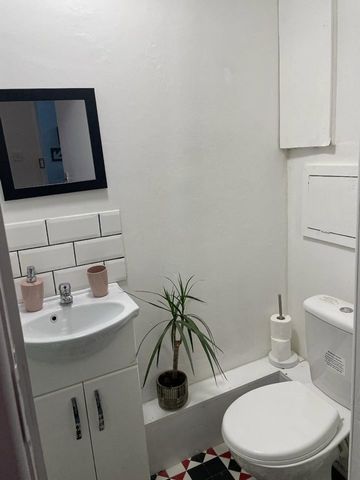 Room in a Shared Flat, Upper Street, N1 - Photo 3