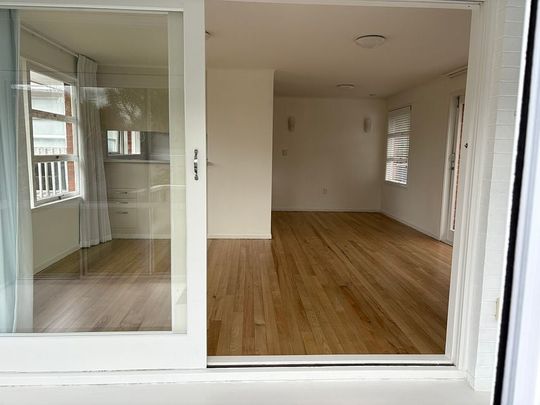 Elevated, sunny and spacious 2 bed unit - Photo 1