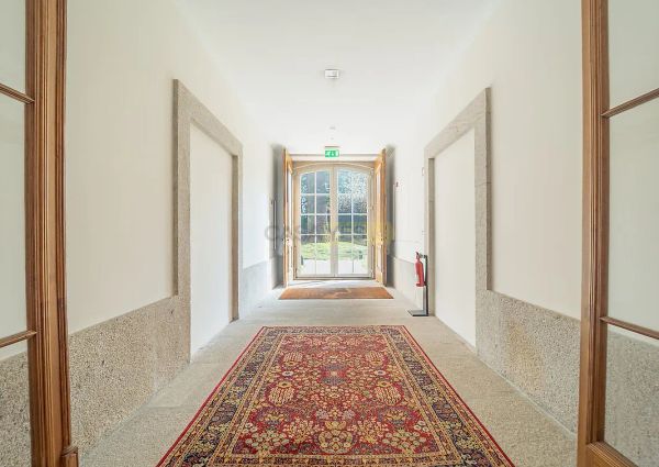 Apartment T4 in Cedofeita, Santo Ildefonso, Sé, Miragaia, São Nicolau e Vitória, Porto