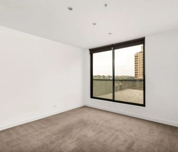 Unbeatable South Yarra Lifestyle & Convenience - Photo 2