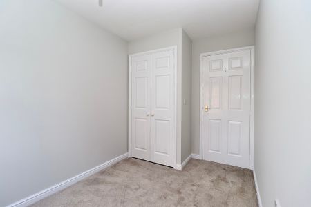 3 bedroom Detached House to let - Photo 4