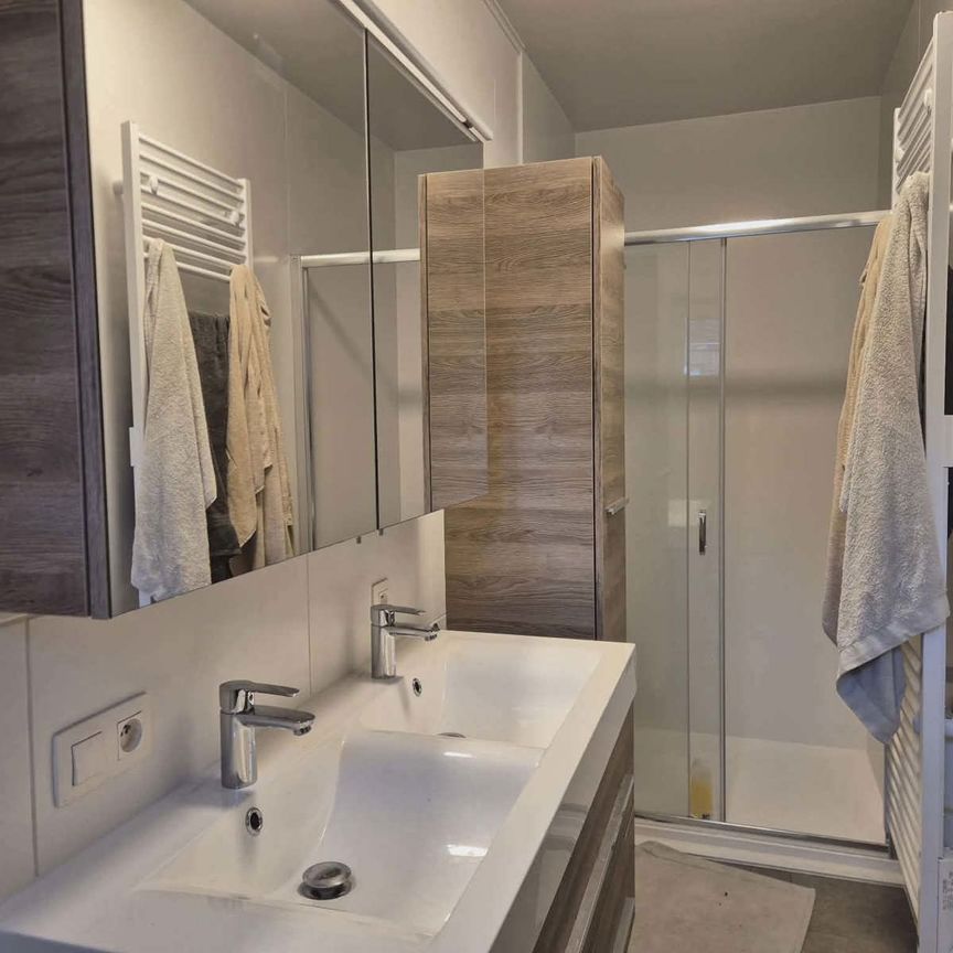 Halfopen bebouwing met 2 slaapkamers en tuin nabij centrum - Photo 1