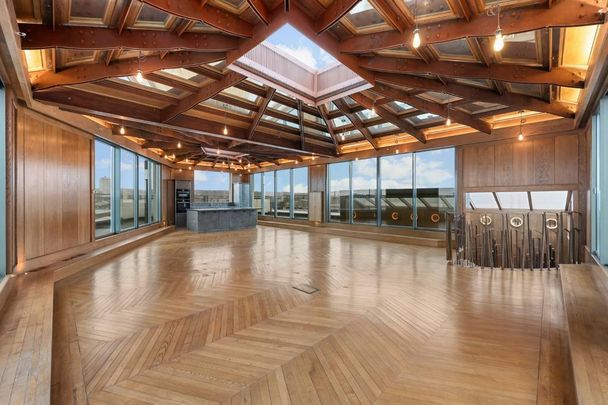 4 bedroom flat to rent - Photo 1